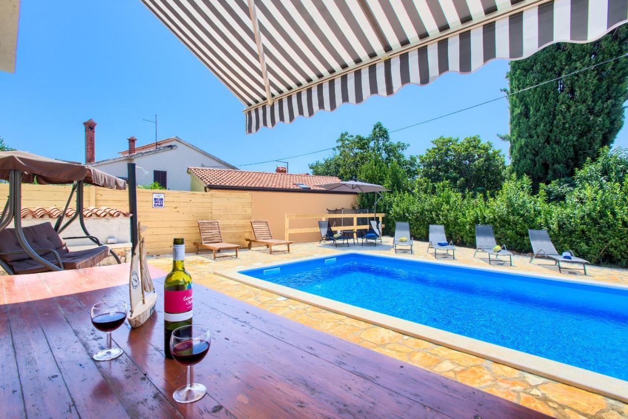 Villa Dante Medulin Exterior photo